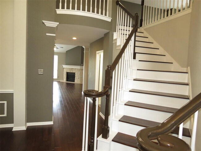 Building Photo - 4008 Sable Oaks Dr