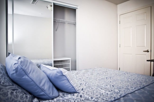 Building Photo - 606 E White St