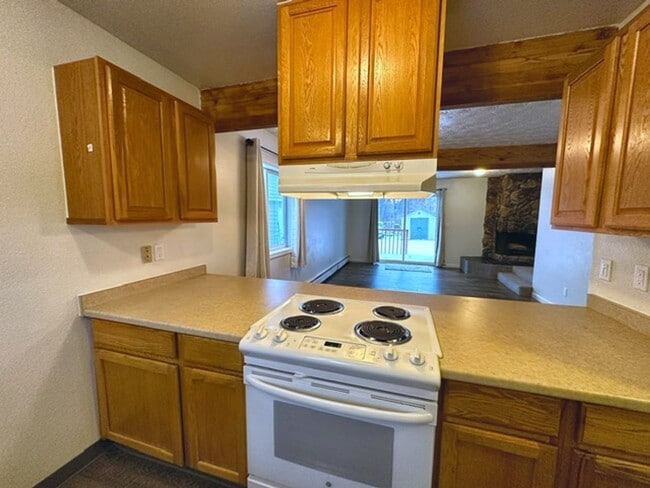 Building Photo - 3012 W 33rd Ave