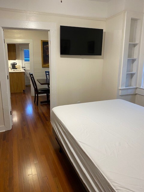 Building Photo - 1412 Erato St