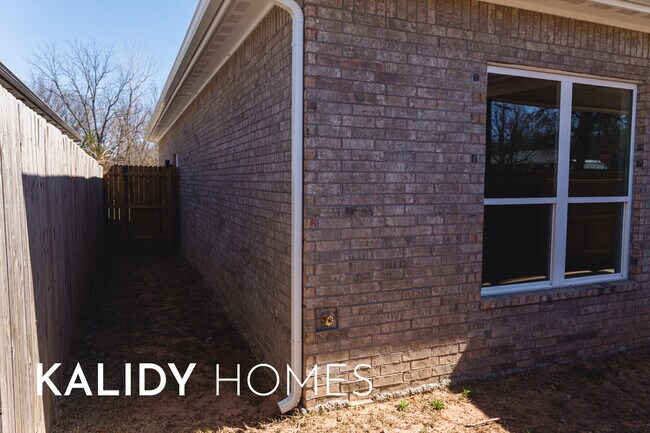 Building Photo - 629 Remington Ave