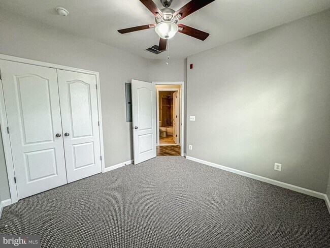 Building Photo - 42212 Water Iris Terrace