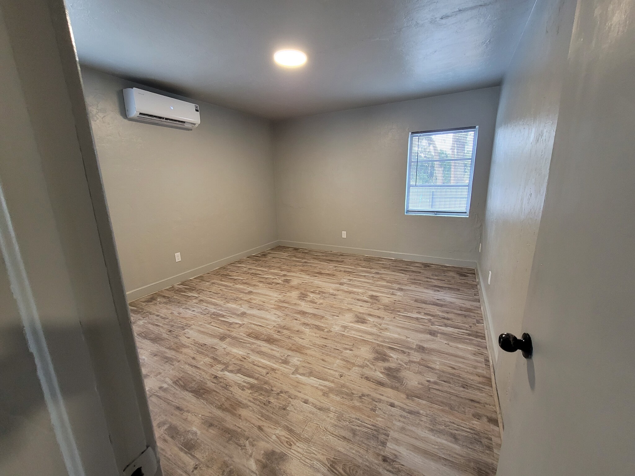 Building Photo - 5321 NE 29th St