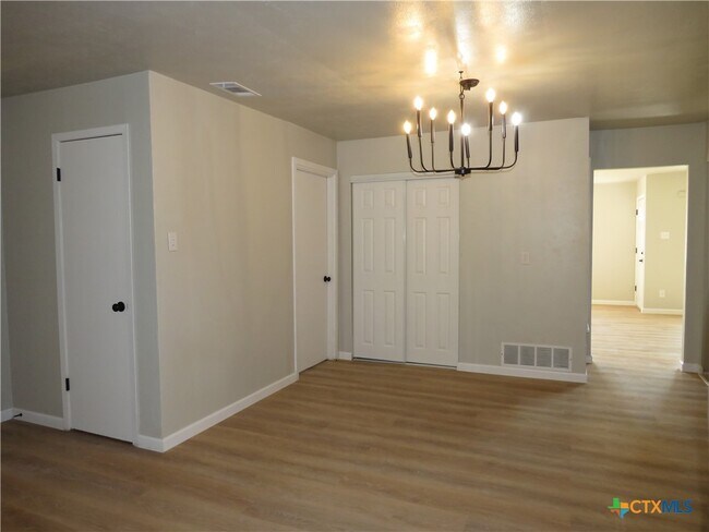 Building Photo - 1607 N 24th St