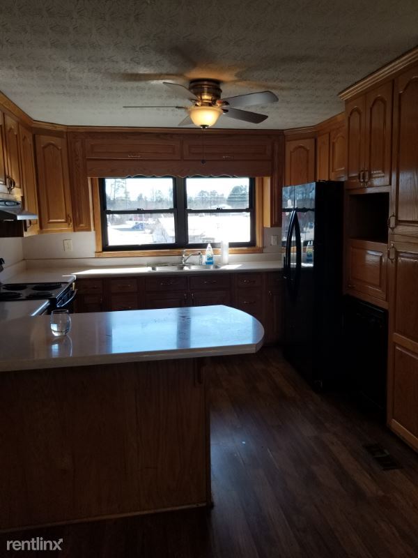 Building Photo - 3 br, 105 bath House - 55 War Hill Park Rd