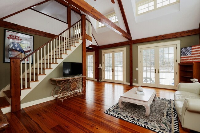 Building Photo - 369 Ethan Allen Hwy