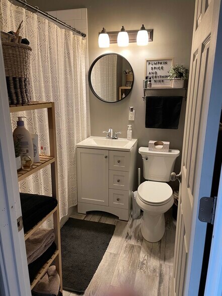 Building Photo - 1025 E Hamilton St