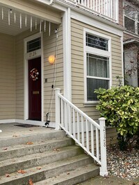 Building Photo - I STREET/22ND CORNER