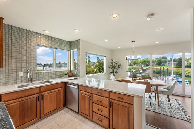 Building Photo - 540 N Hayden Bay Dr