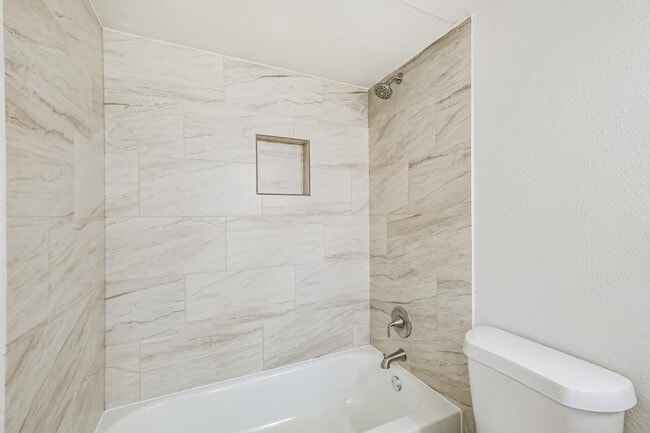 Building Photo - 802 Wright St