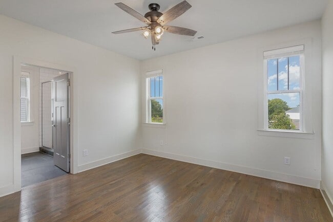 Building Photo - 5802 Maxon Ave
