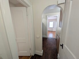 Building Photo - 608 Elmwood Ave