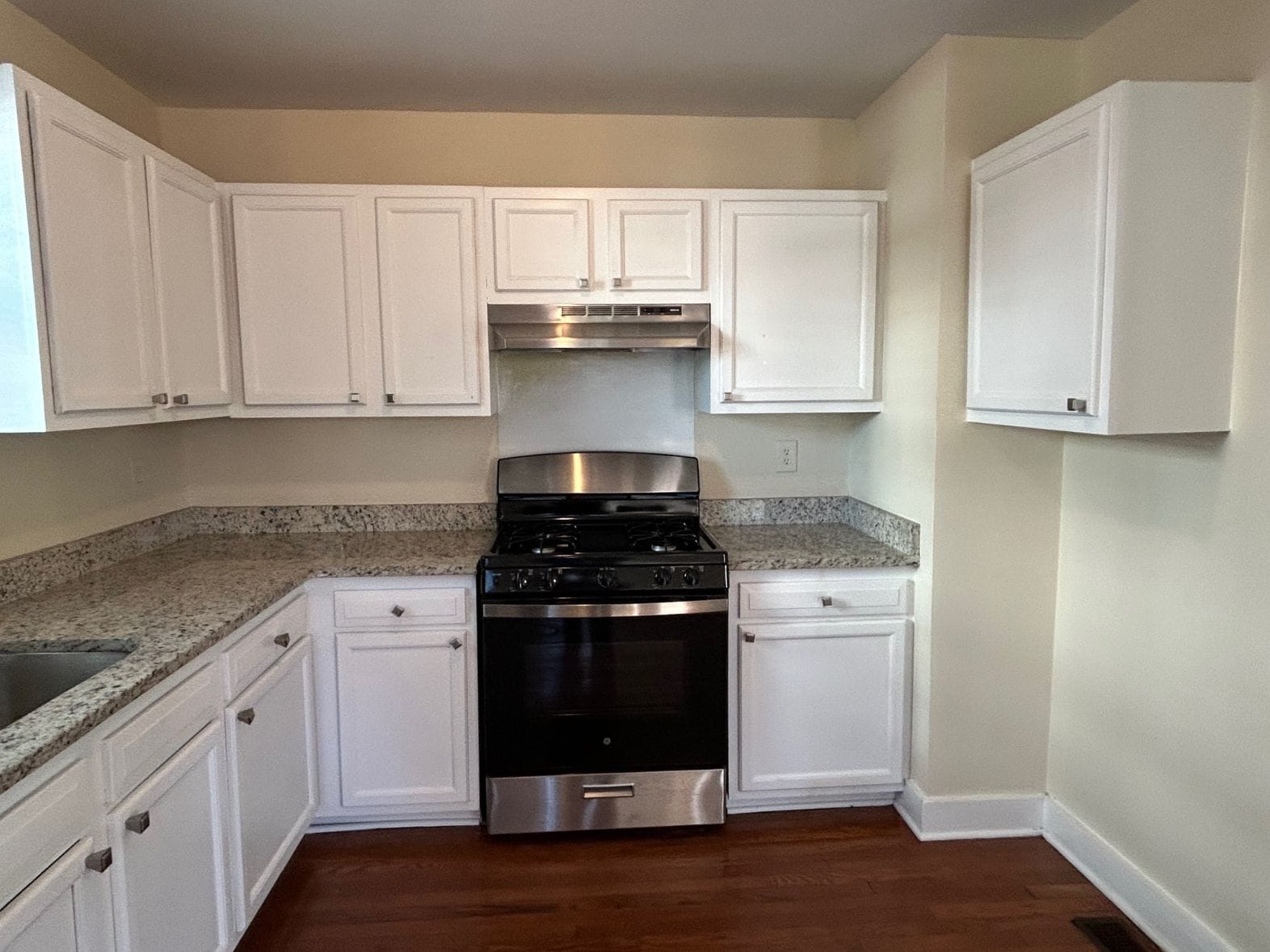 Building Photo - 61 Cooper St