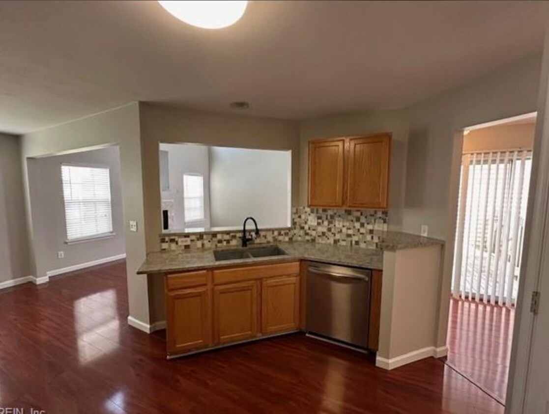 Building Photo - 4404 Glen Ellert Ct