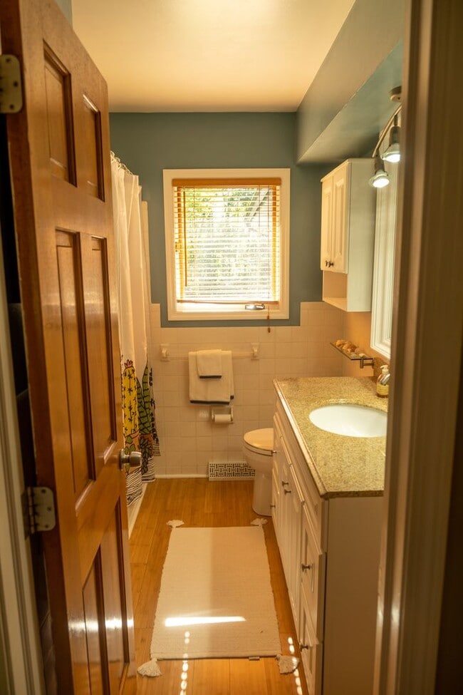 Building Photo - Avon Crest Niskayuna