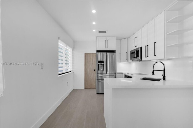 Building Photo - 1293 SW 22nd Ave