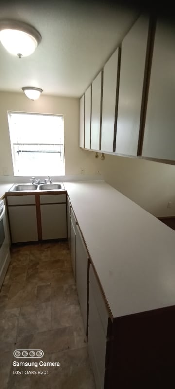 Building Photo - 550 SE 8th Ave