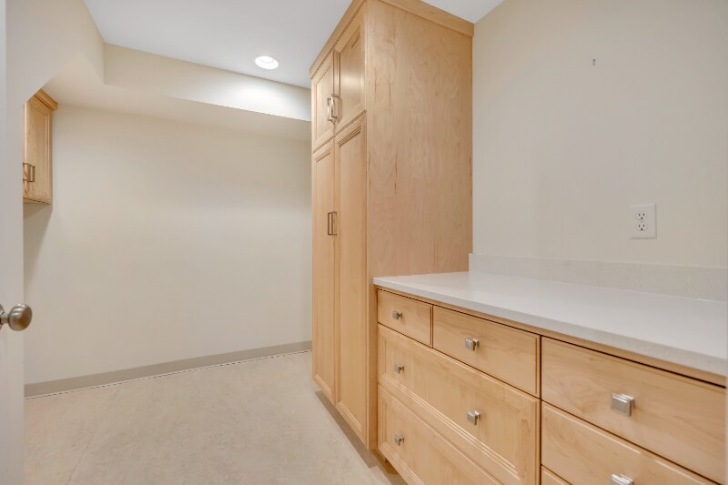 Building Photo - 3998 S Oliver Dr