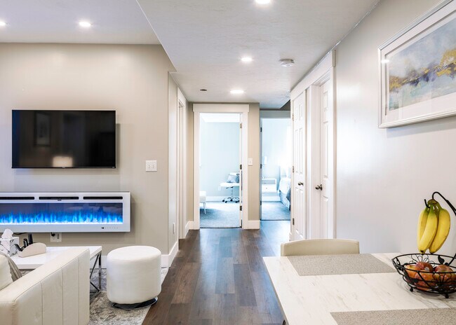 Main Room - 532 W Jack Frost Way