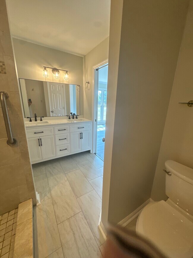 Building Photo - 2322 Magna Carta Pl SW