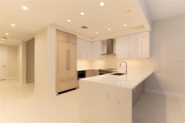 Building Photo - 275 1st Ave S