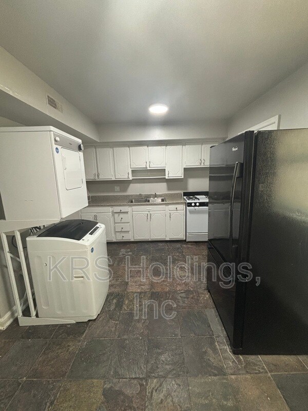 Building Photo - 2758 Goolsby Ave