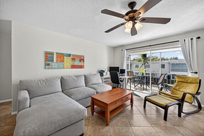 Building Photo - 6457 Bay Club Dr
