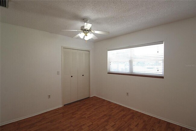 Building Photo - 390-301 301 Blvd W