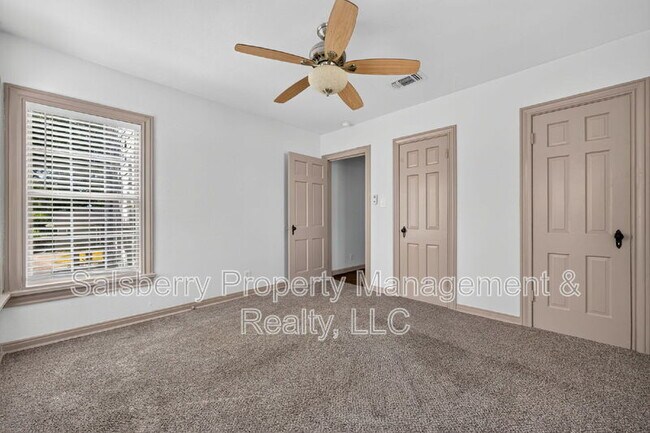 Building Photo - 3824 Collinwood Ave