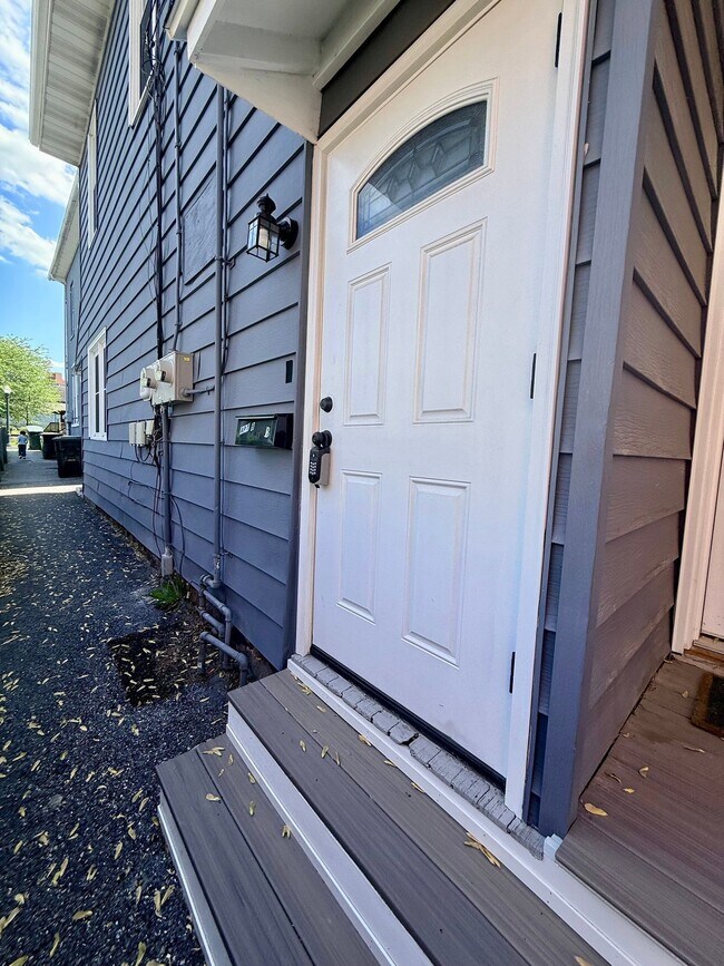 Building Photo - 42 N State St