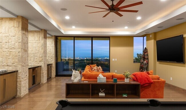 Building Photo - 98 Sun Glow Ln