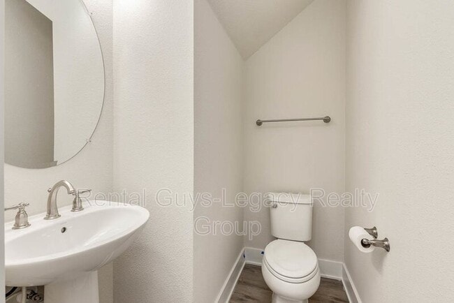 Building Photo - 24 Seaport Ln