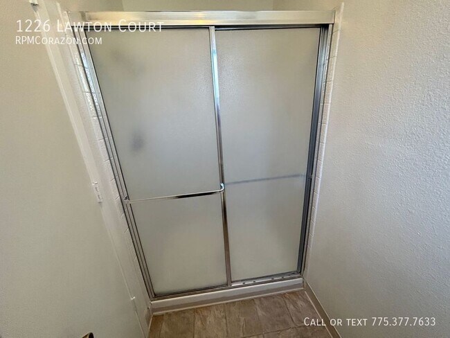 Building Photo - 1226 Lawton Ct