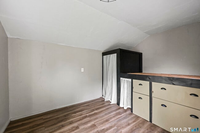 Building Photo - 917 Hopewell Rd
