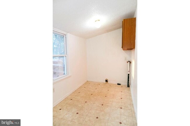 Building Photo - 214 Trumbauersville Rd