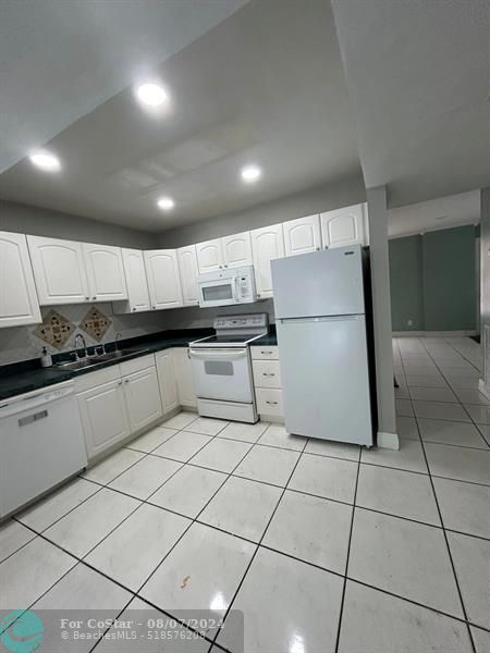Building Photo - 7310 NW 75th St
