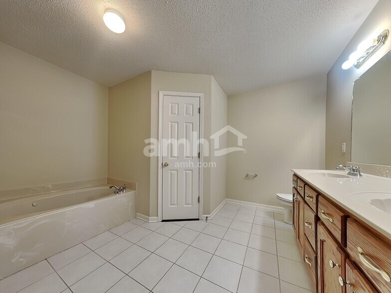Building Photo - 5438 Milton Ridge Dr