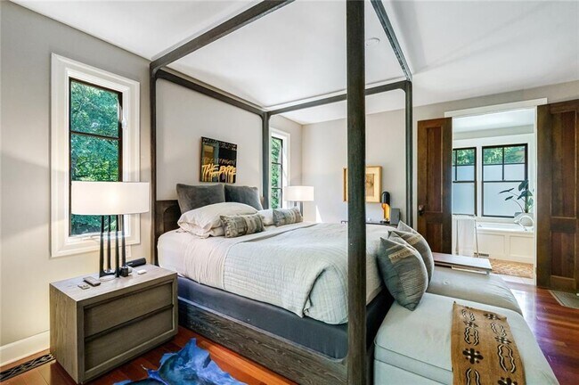 Building Photo - 868 Rosedale Rd NE