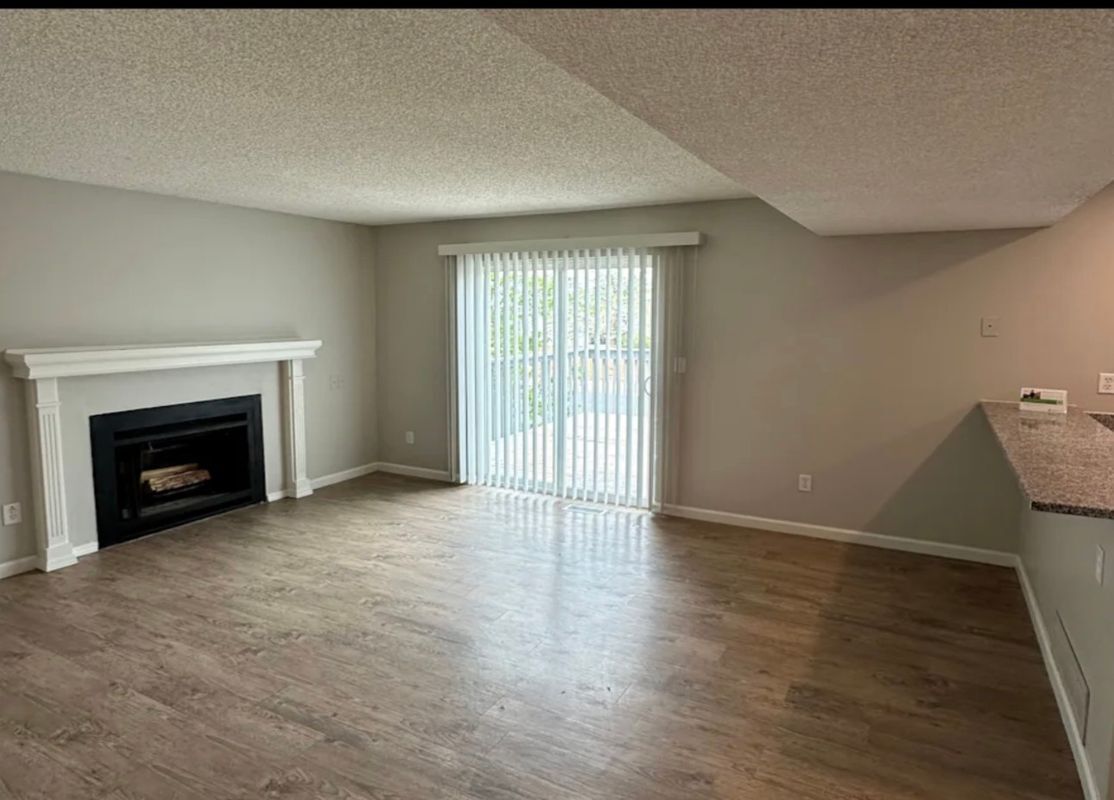 Building Photo - 12770 Mission Meadow Dr