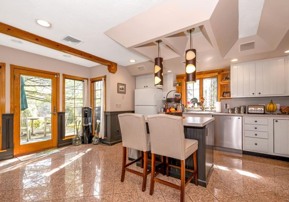 Building Photo - 16 Faraway Rd