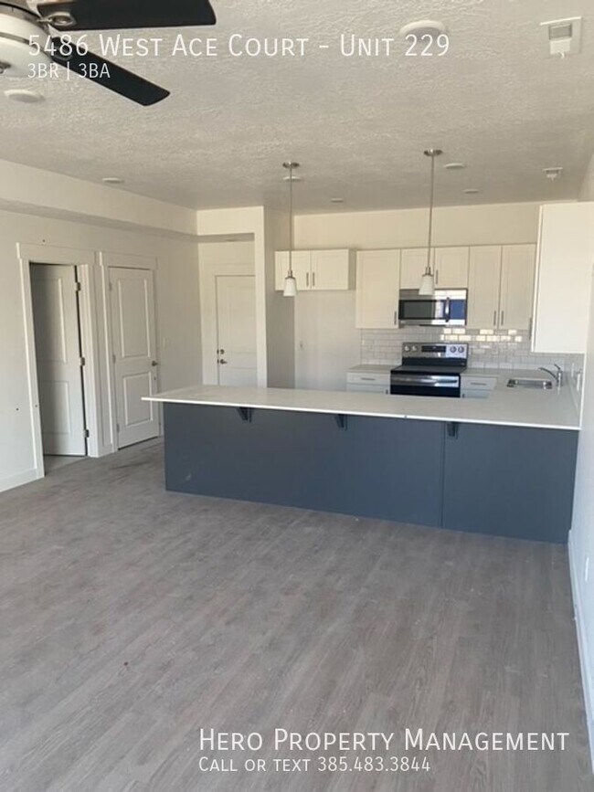 Building Photo - 5486 Ace Ct
