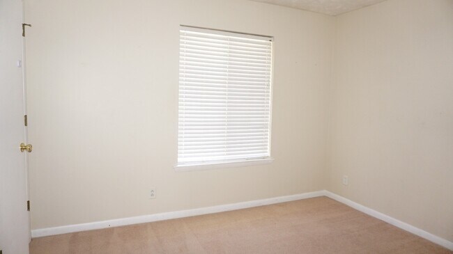 Building Photo - 3374 Galleria Dr