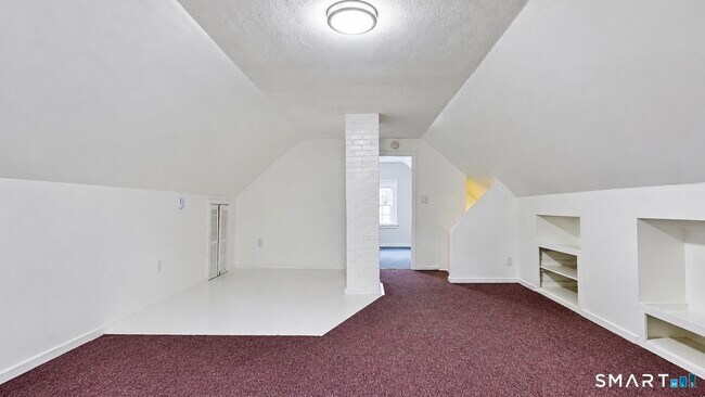 Building Photo - 21 Parmelee Ave