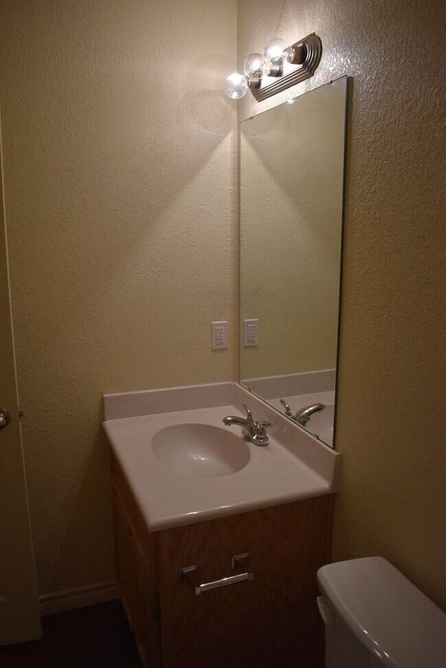 Building Photo - 205 Coby Dr