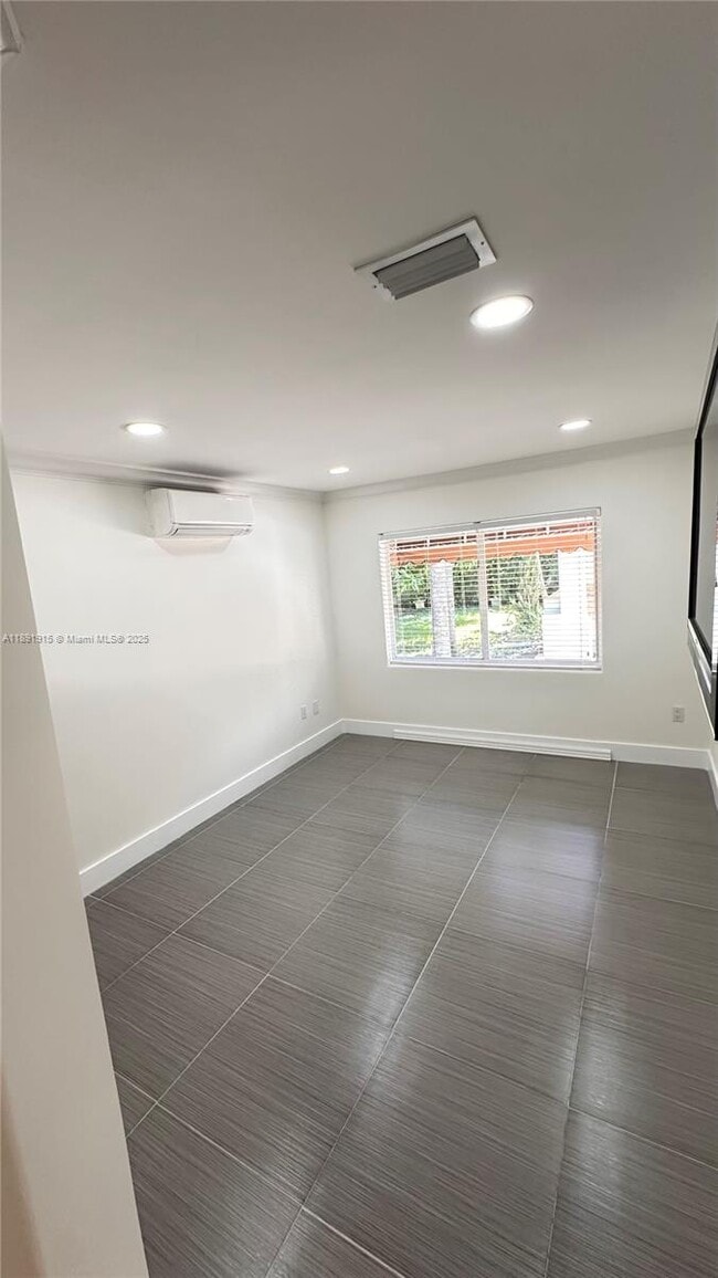 Building Photo - 5780 SW 53rd Terrace