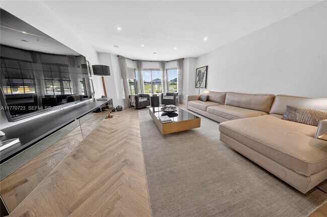 Building Photo - 4312 NE 22nd Ave