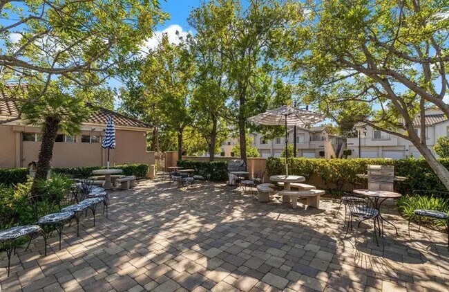 Building Photo - 18622 Caminito Cantilena