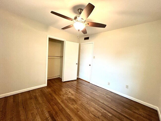 Building Photo - *MOVE IN SPECIAL* Stylishly Renovated Home with Fenced Backyard & Two Living Areas!
