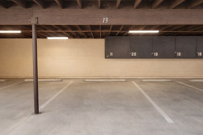 Building Photo - Palmdale Apartment 2 bedroom