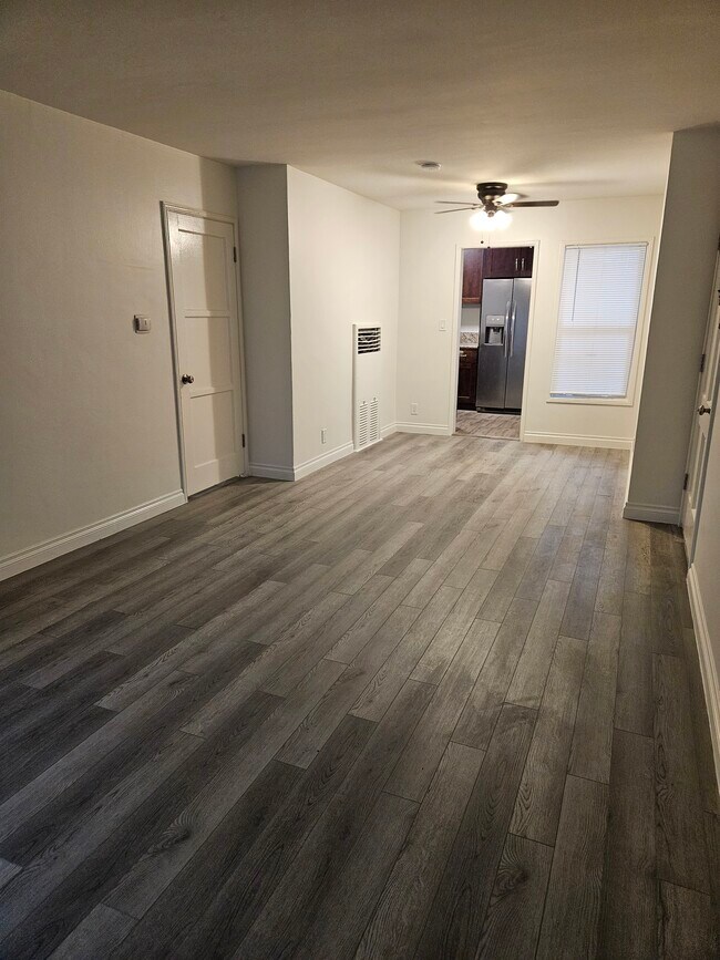 Building Photo - 1846 Scott Rd